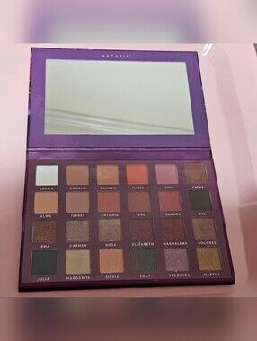 25-Color Purple & Neutral Eyeshadow Palette